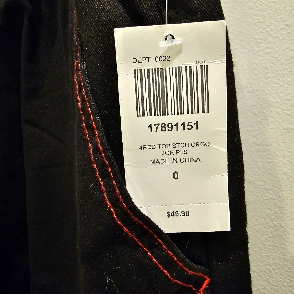 Hot Topic Black Cargo Pants - Picture 4 of 6